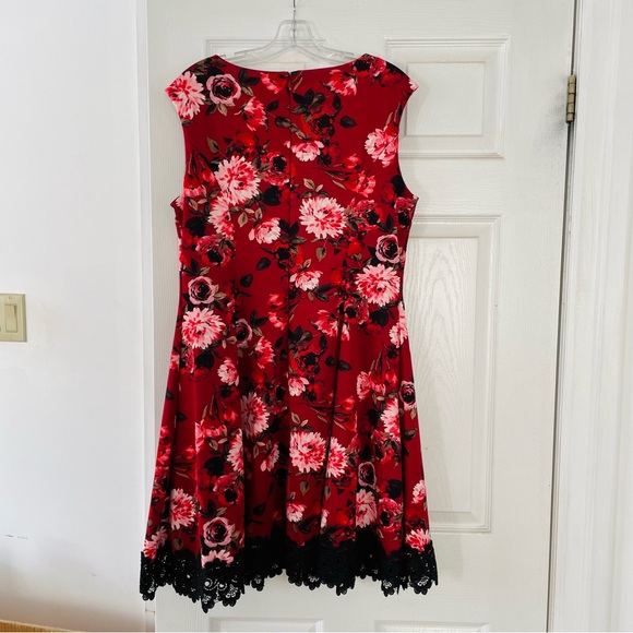 Roz & Ali Red Floral Lace Bottom Dress - Picture 2 of 6
